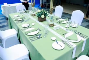 财经贸易系旅游管理专业员工在重庆市第十届 高等职业院校中西餐主题宴会设计技能服务大赛中获奖