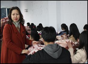 财经贸易系开展冬季送温暖活动