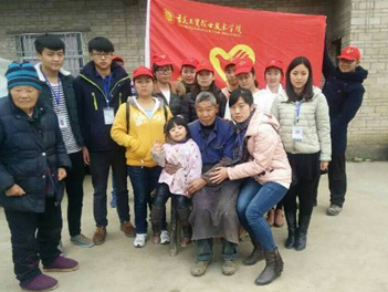 财经贸易系青年志愿者服务队慰问空巢老人