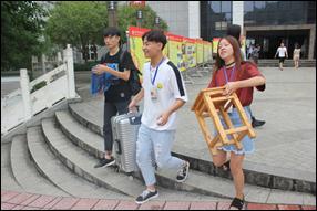 财经贸易系精心组织2017级新生接待工作