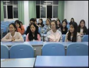 财经贸易系组织员工观看党的十九大开幕式