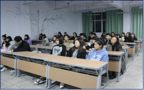 太阳成集团tyc122cc开展“新时代，再出发——聚焦全国两会”主题团日活动