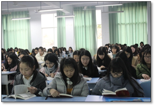 财经贸易系主任唐继碧为第22期入党积极分子上党课